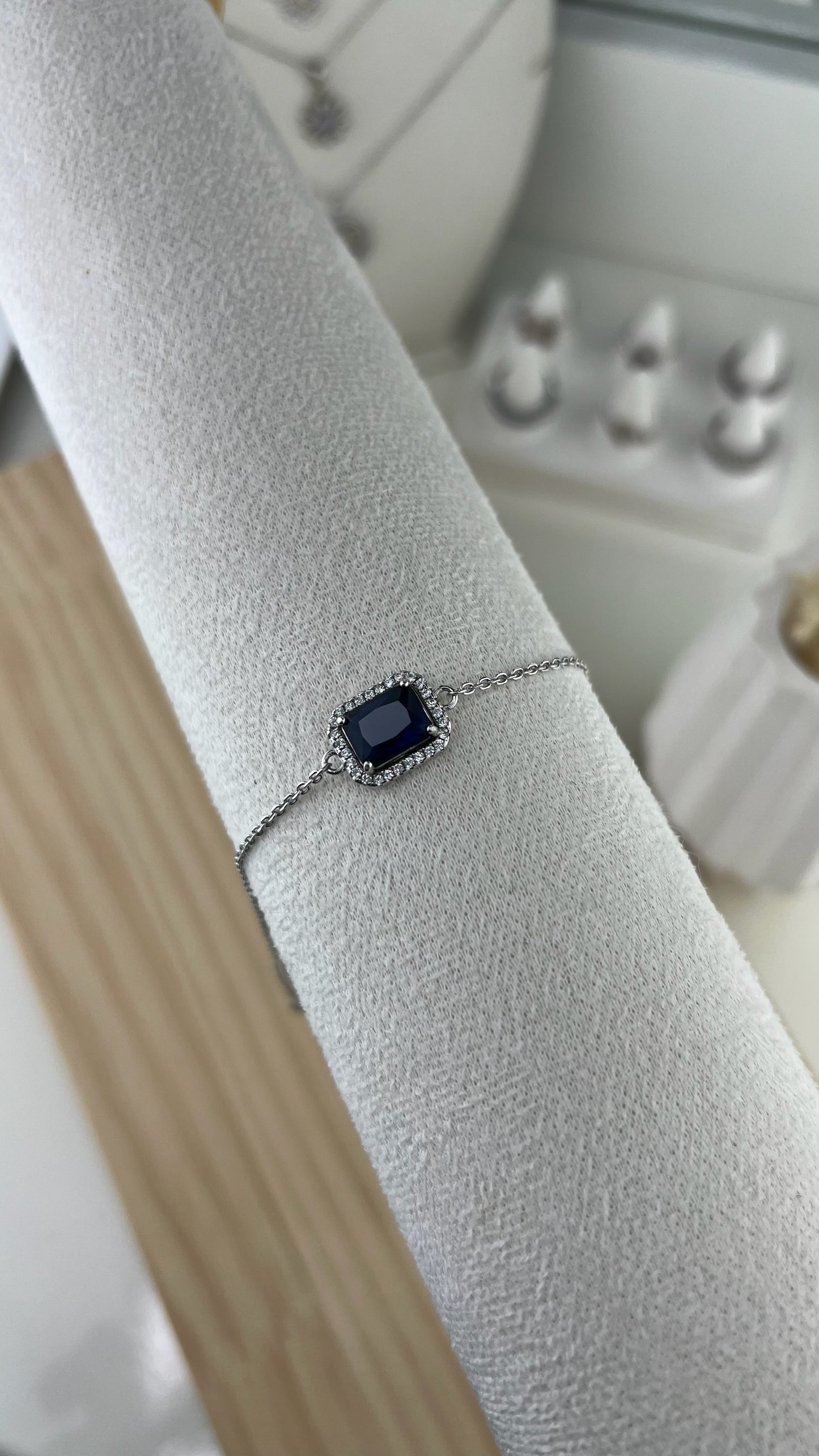 Bracelet blue