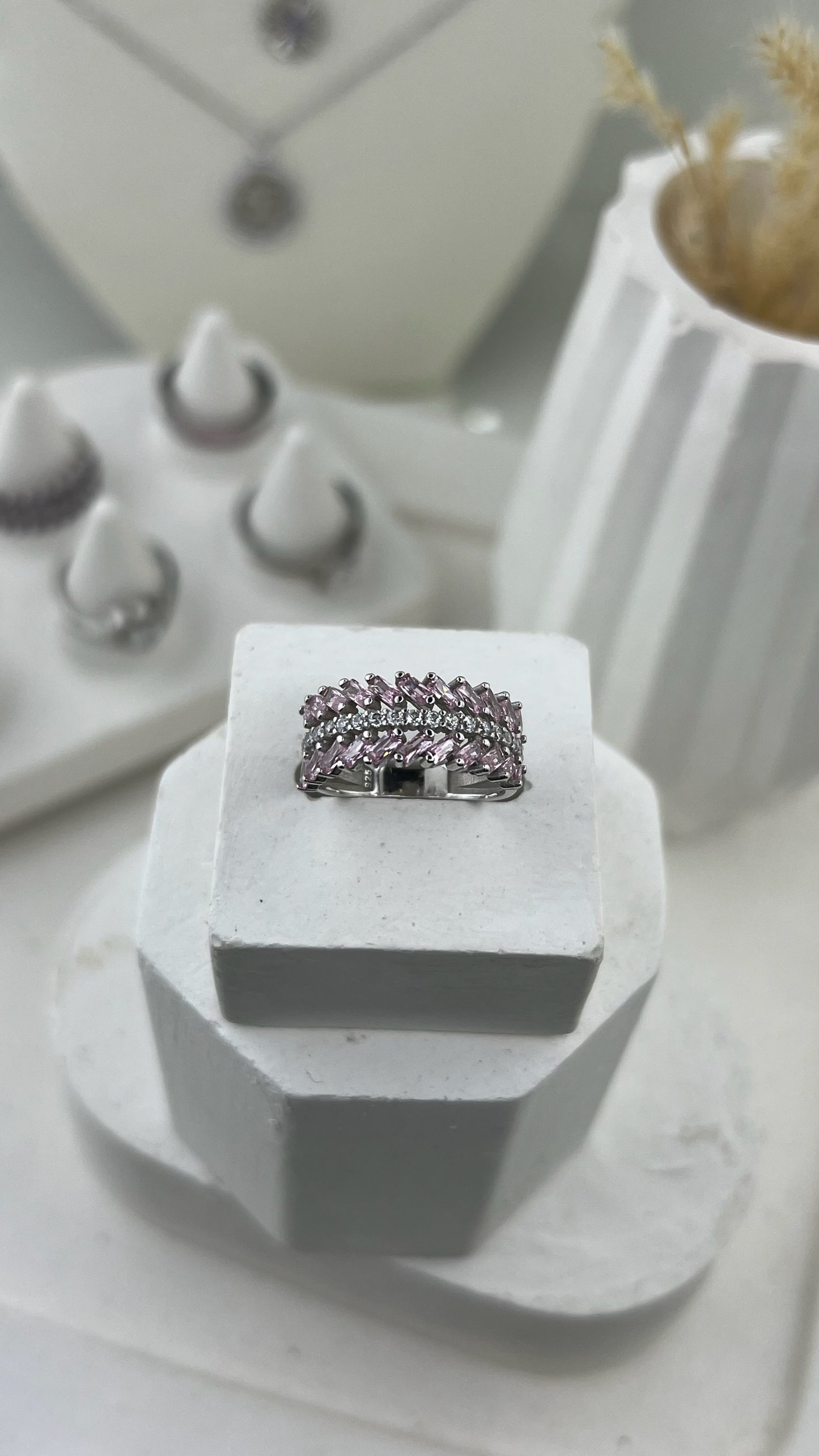 Ring Lily